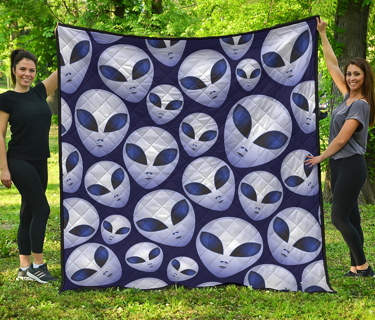 Grey Alien Face Pattern Print Quilt
