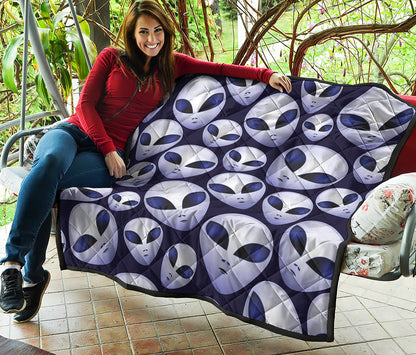 Grey Alien Face Pattern Print Quilt