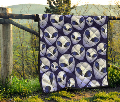 Grey Alien Face Pattern Print Quilt