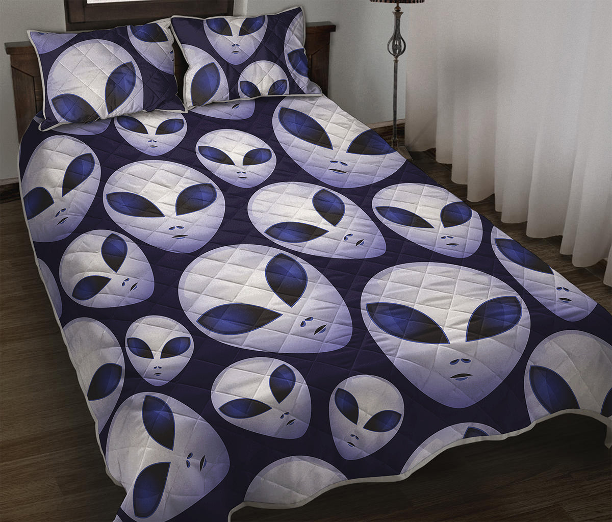 Grey Alien Face Pattern Print Quilt Bed Set