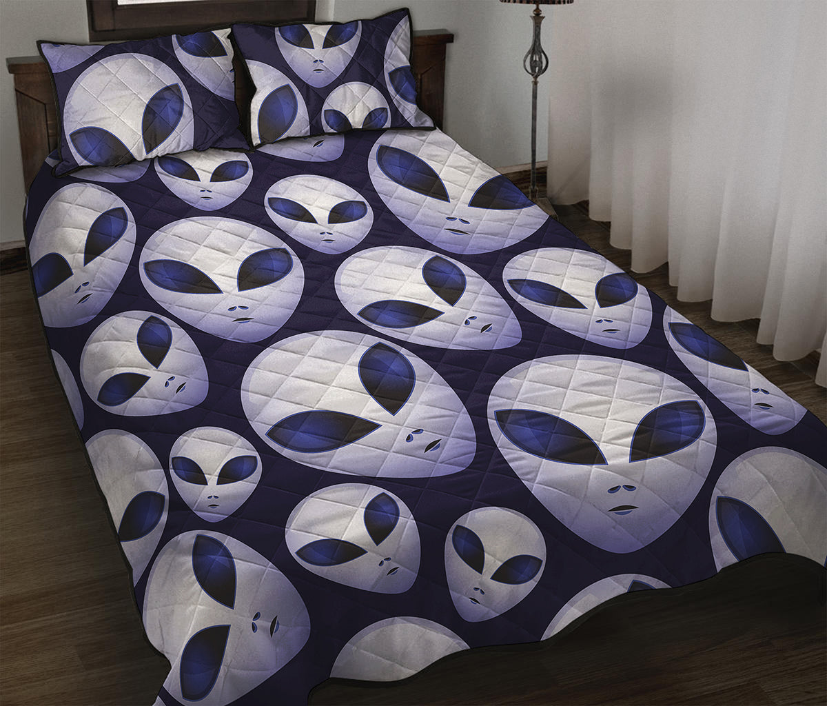Grey Alien Face Pattern Print Quilt Bed Set