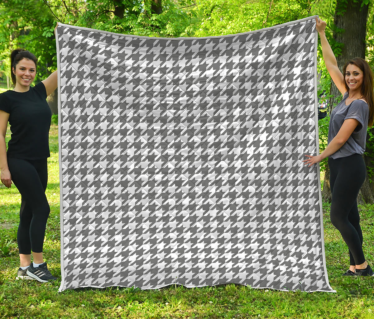 Grey And White Houndstooth Pattern Print Quilt