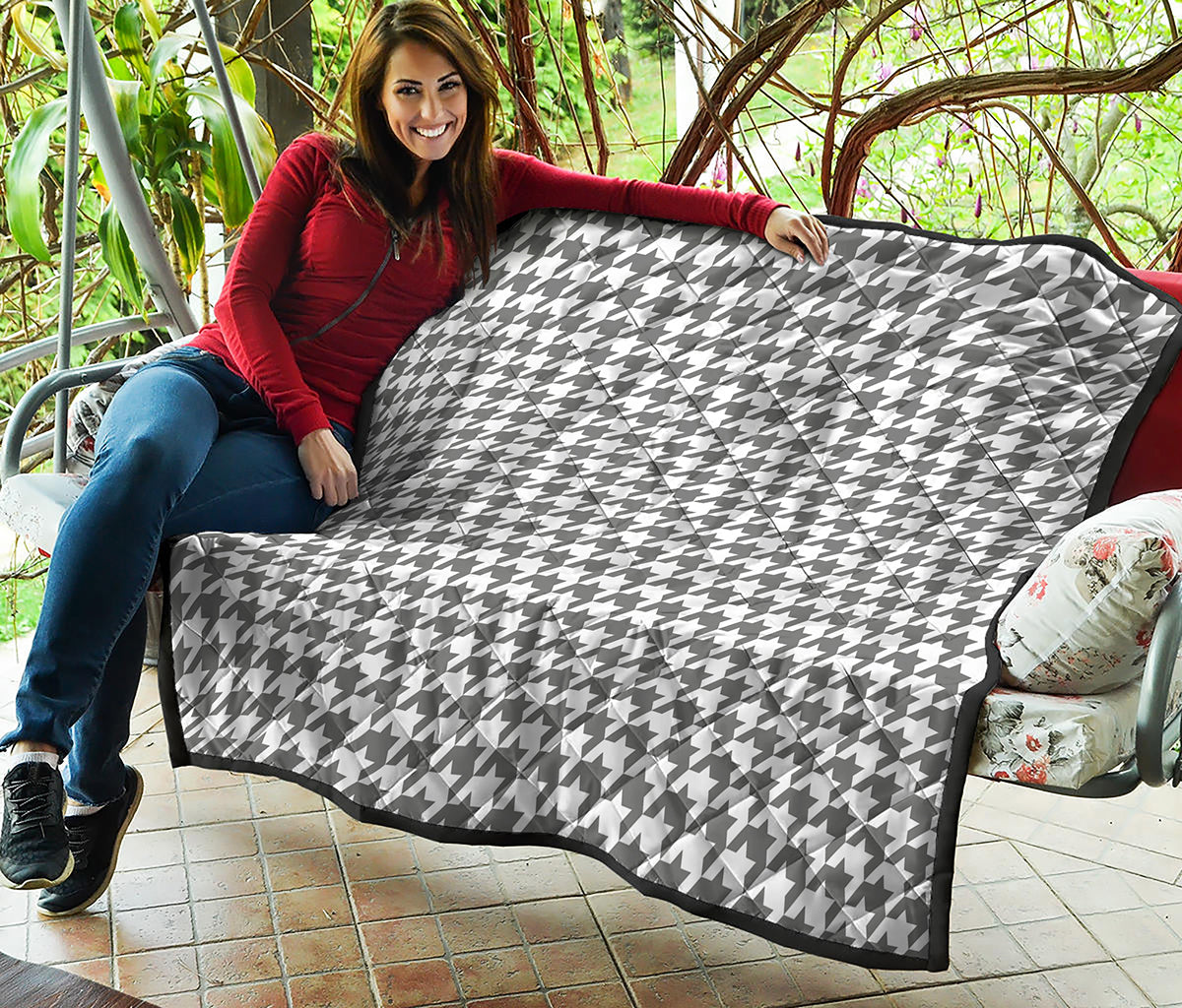 Grey And White Houndstooth Pattern Print Quilt
