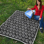 Grey And White Paw Knitted Pattern Print Quilt