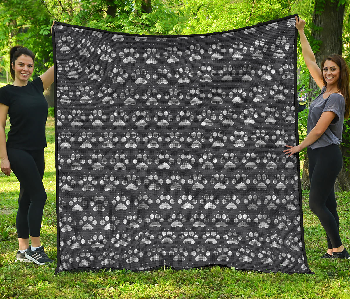 Grey And White Paw Knitted Pattern Print Quilt