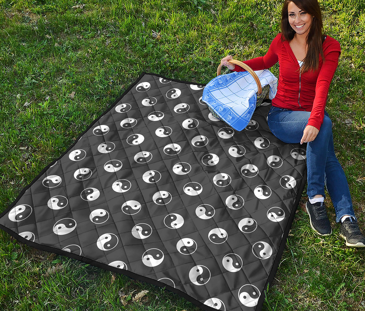 Grey And White Yin Yang Pattern Print Quilt