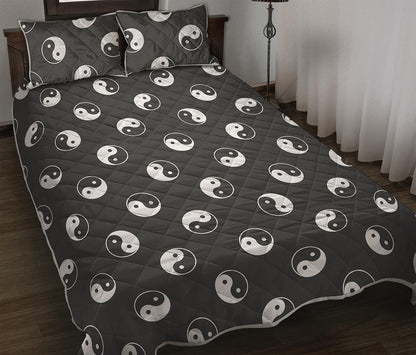 Grey And White Yin Yang Pattern Print Quilt Bed Set