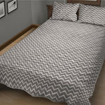 Grey And White Zigzag Pattern Print Quilt Bed Set