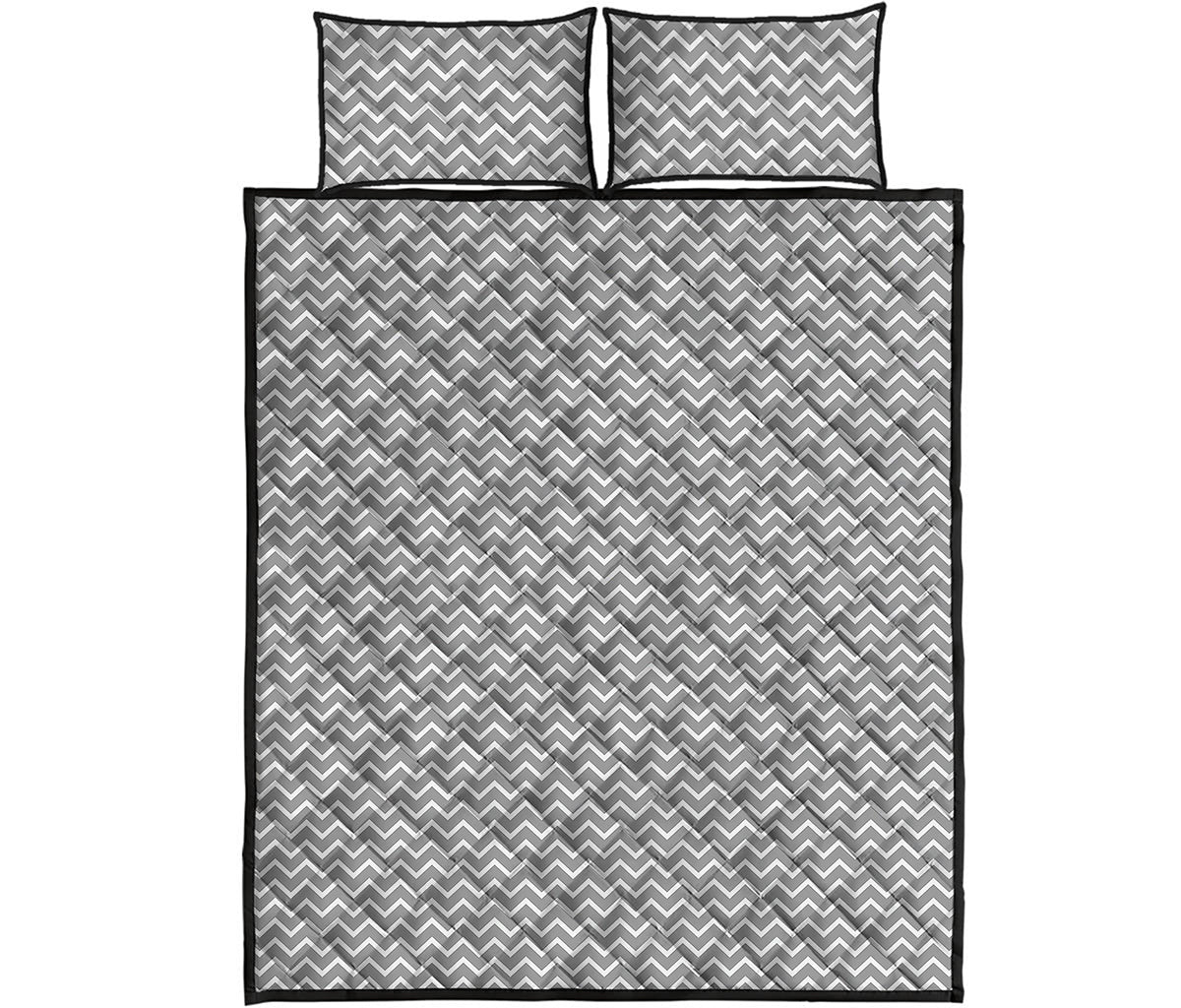 Grey And White Zigzag Pattern Print Quilt Bed Set