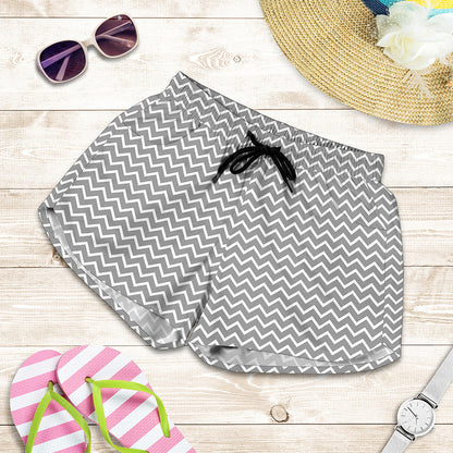 Grey And White Zigzag Pattern Print Women's Shorts