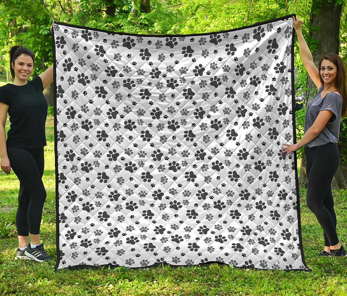 Grey Animal Paw Pattern Print Quilt