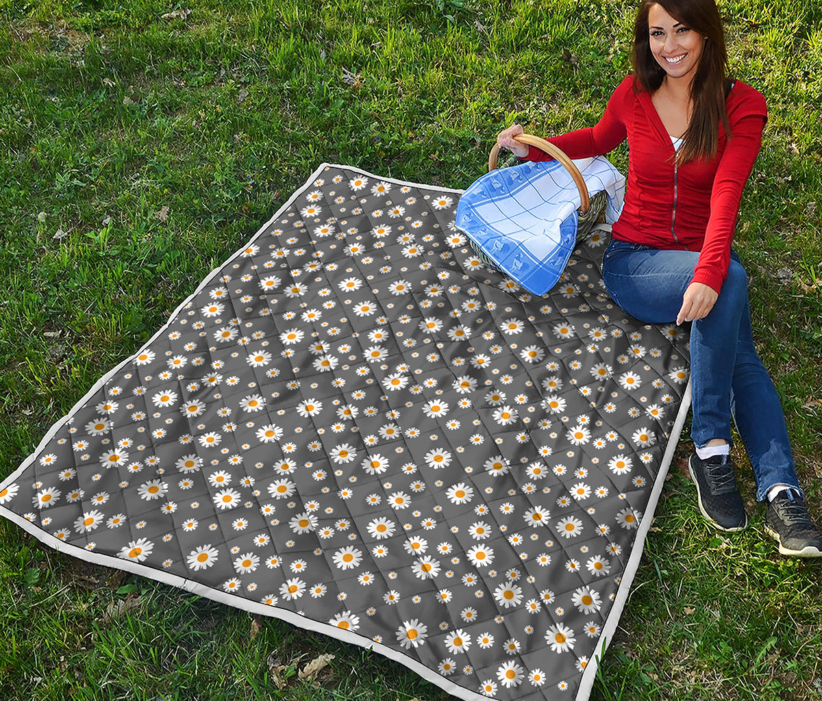 Grey Daisy Floral Pattern Print Quilt