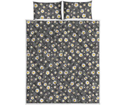 Grey Daisy Floral Pattern Print Quilt Bed Set