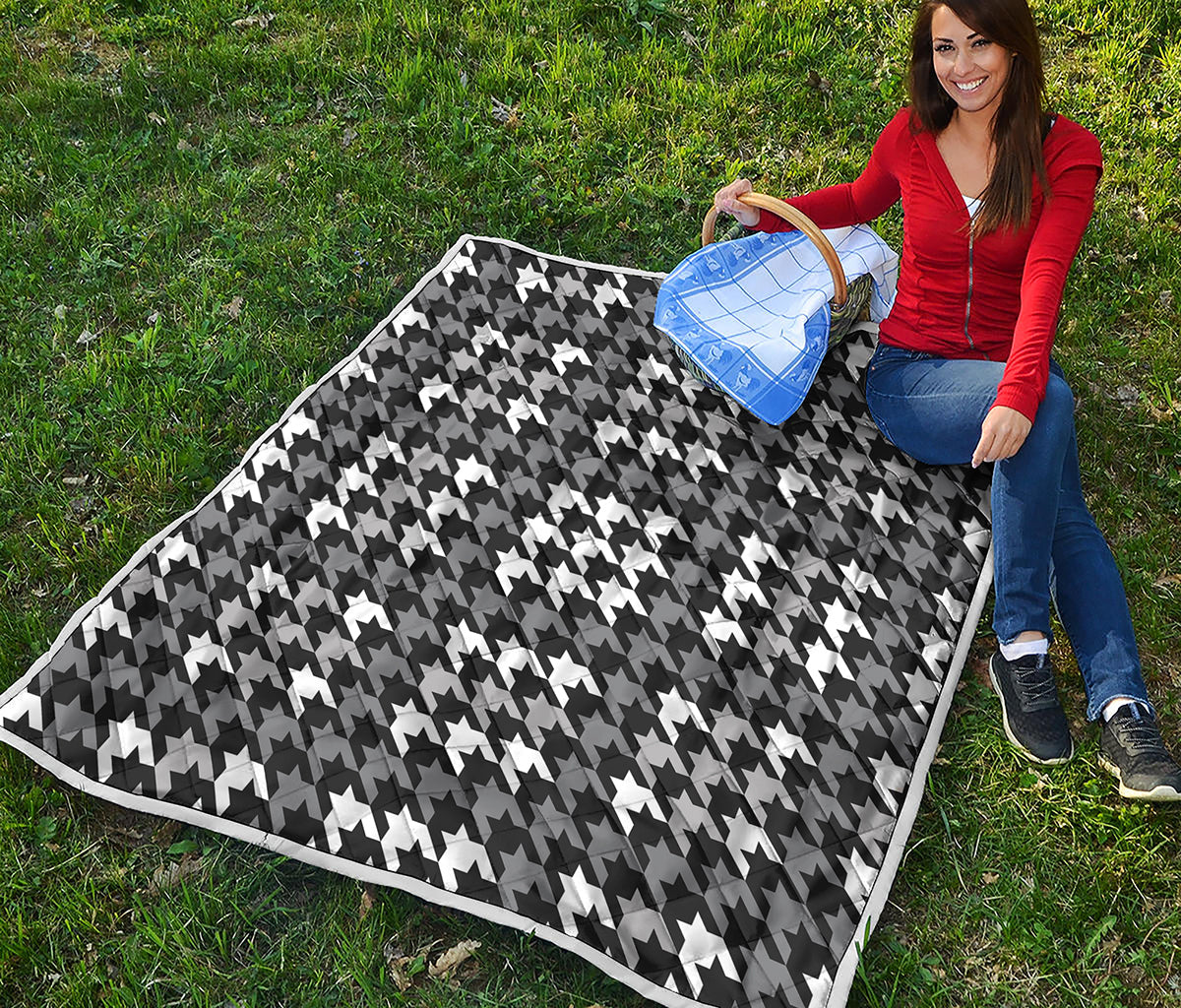Grey Houndstooth Pattern Print Quilt