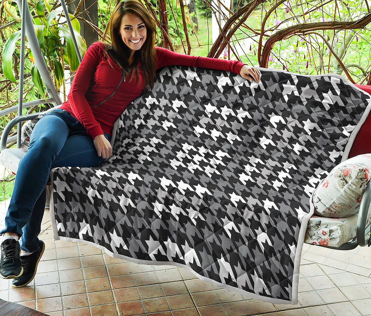 Grey Houndstooth Pattern Print Quilt