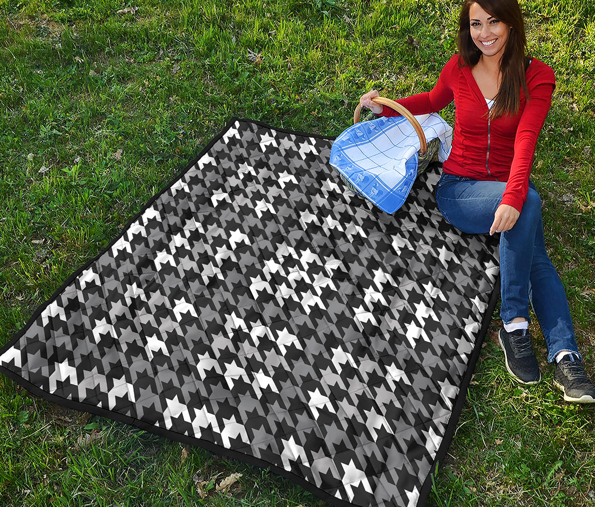 Grey Houndstooth Pattern Print Quilt