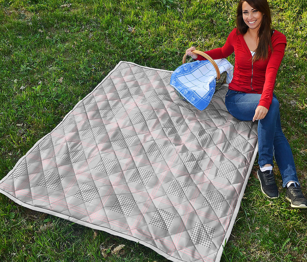 Grey Prince of Wales Check Print Quilt