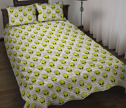 Grey Striped Alien Pattern Print Quilt Bed Set