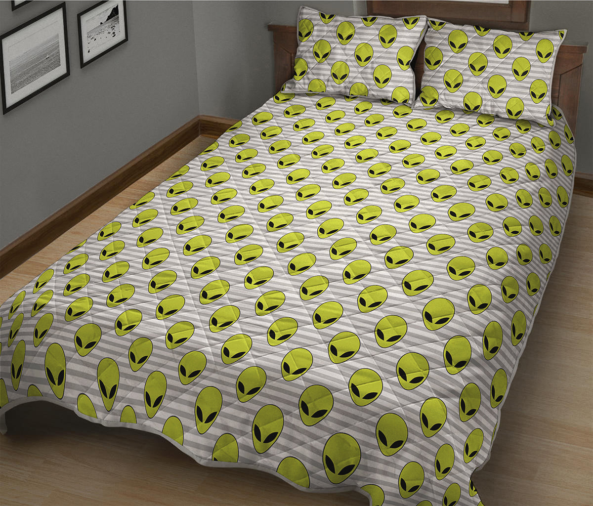 Grey Striped Alien Pattern Print Quilt Bed Set