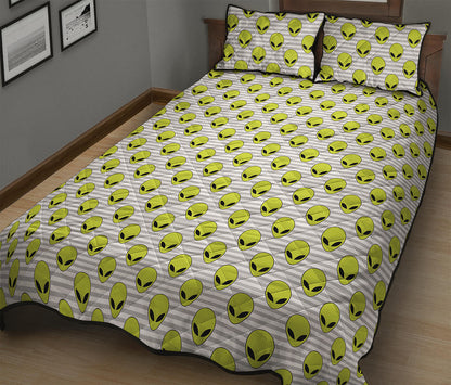 Grey Striped Alien Pattern Print Quilt Bed Set