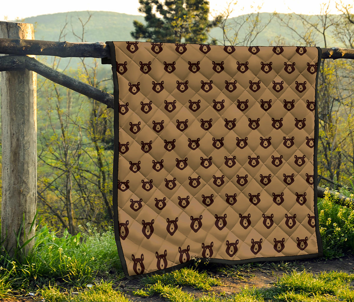Grizzly Bear Pattern Print Quilt