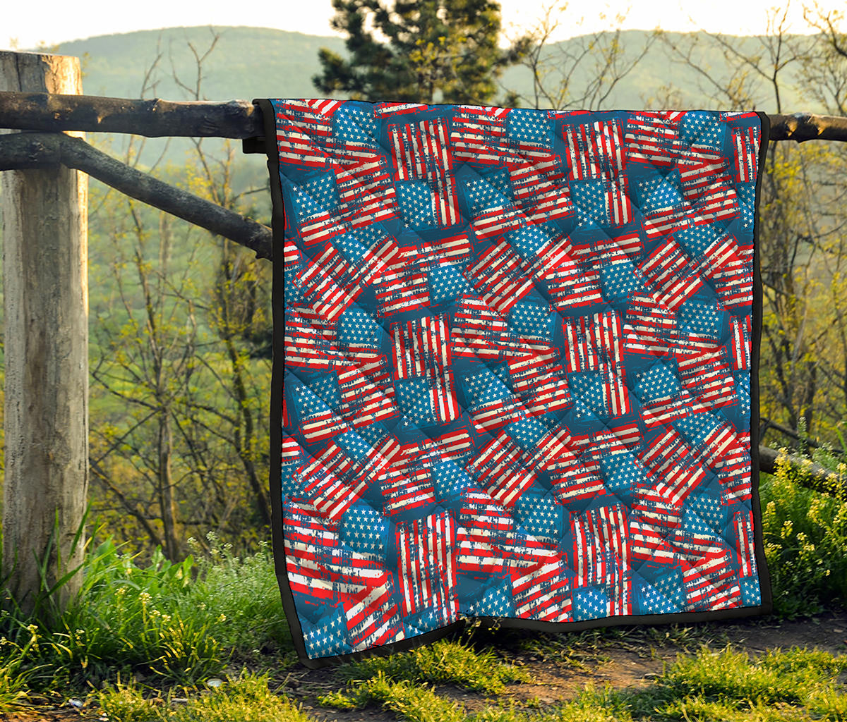 Grunge American Flag Pattern Print Quilt