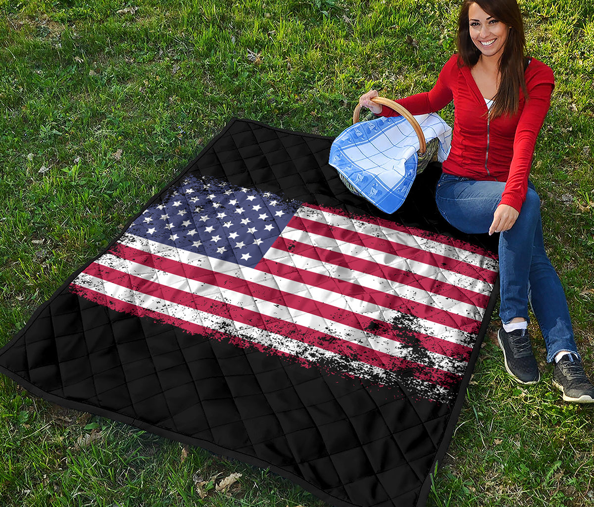 Grunge American Flag Print Quilt