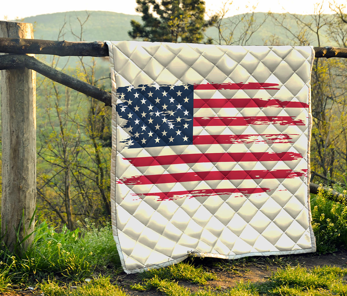 Grunge Flag Of USA Print Quilt