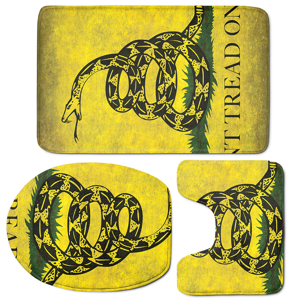 Grunge Gadsden Flag Print 3 Piece Bath Mat Set