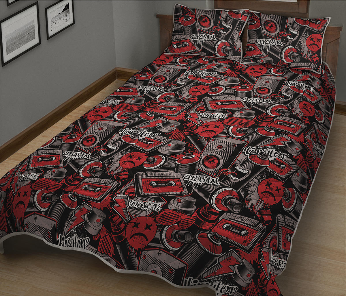 Grunge Graffiti Pattern Print Quilt Bed Set