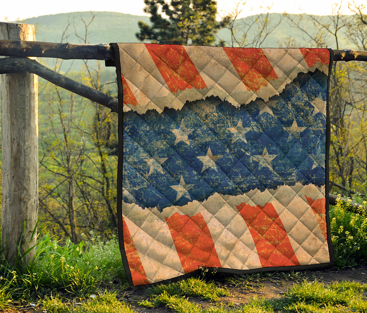 Grunge Ripped Paper American Flag Print Quilt