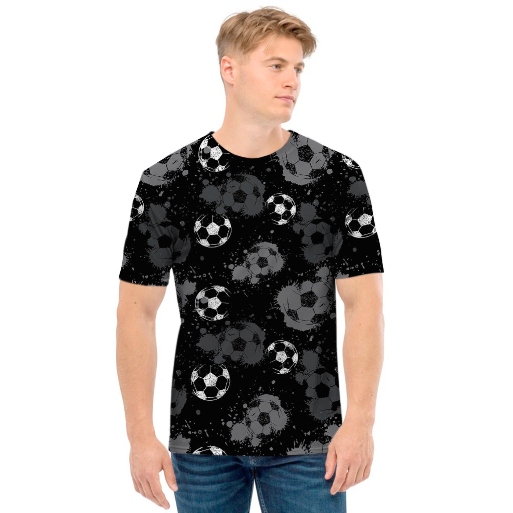 Grunge Soccer Ball Pattern Print Men's T-Shirt