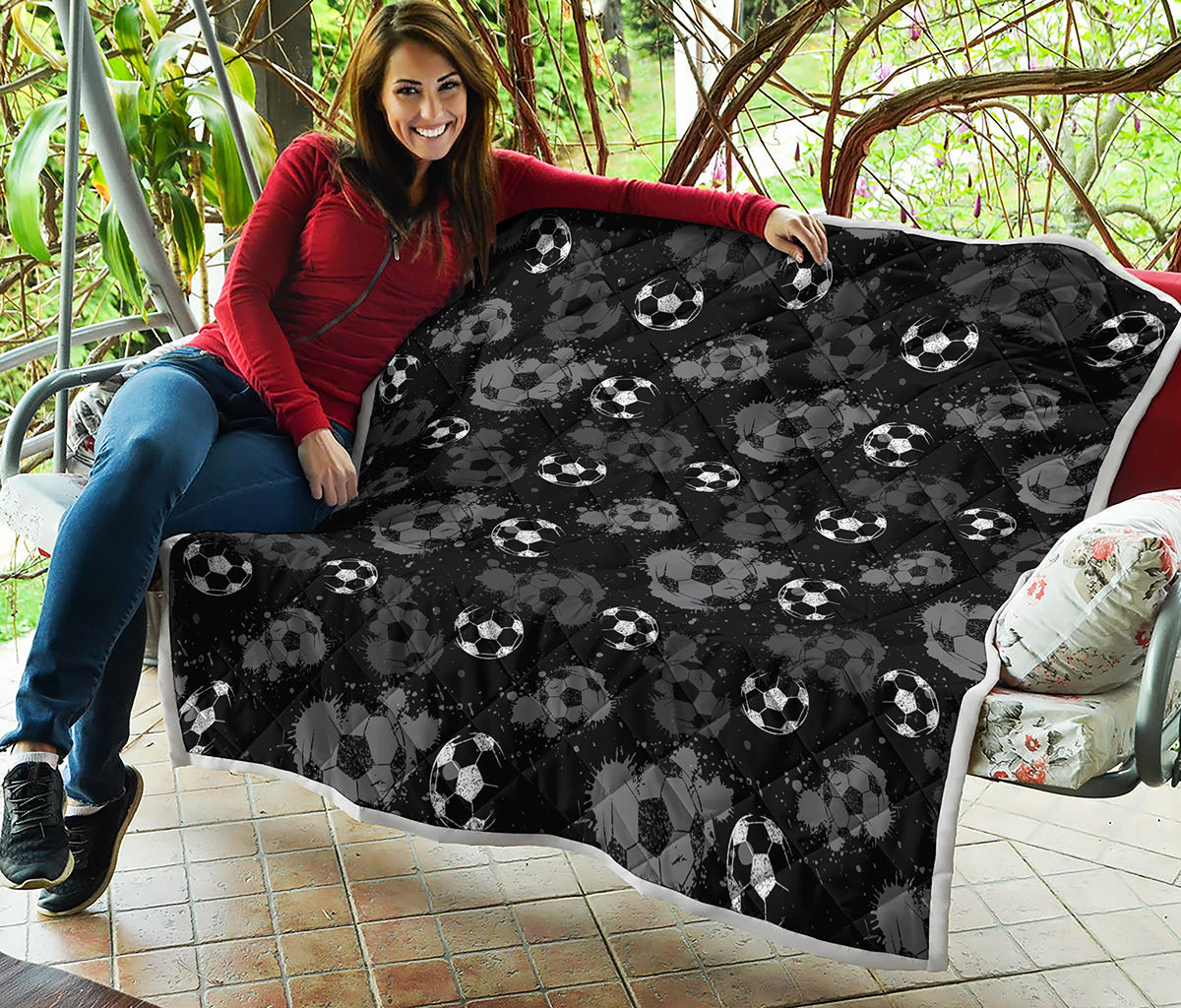 Grunge Soccer Ball Pattern Print Quilt