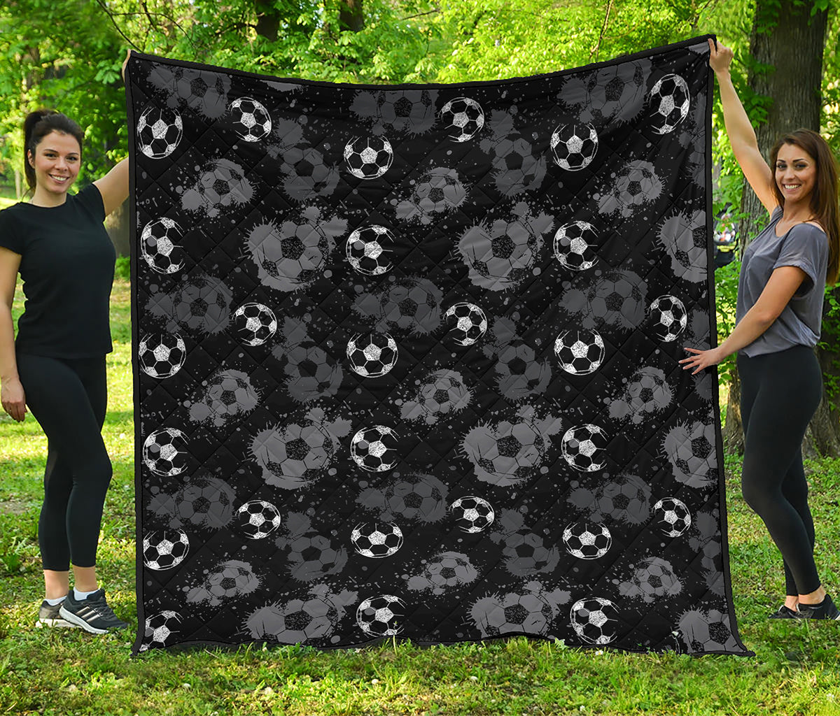 Grunge Soccer Ball Pattern Print Quilt