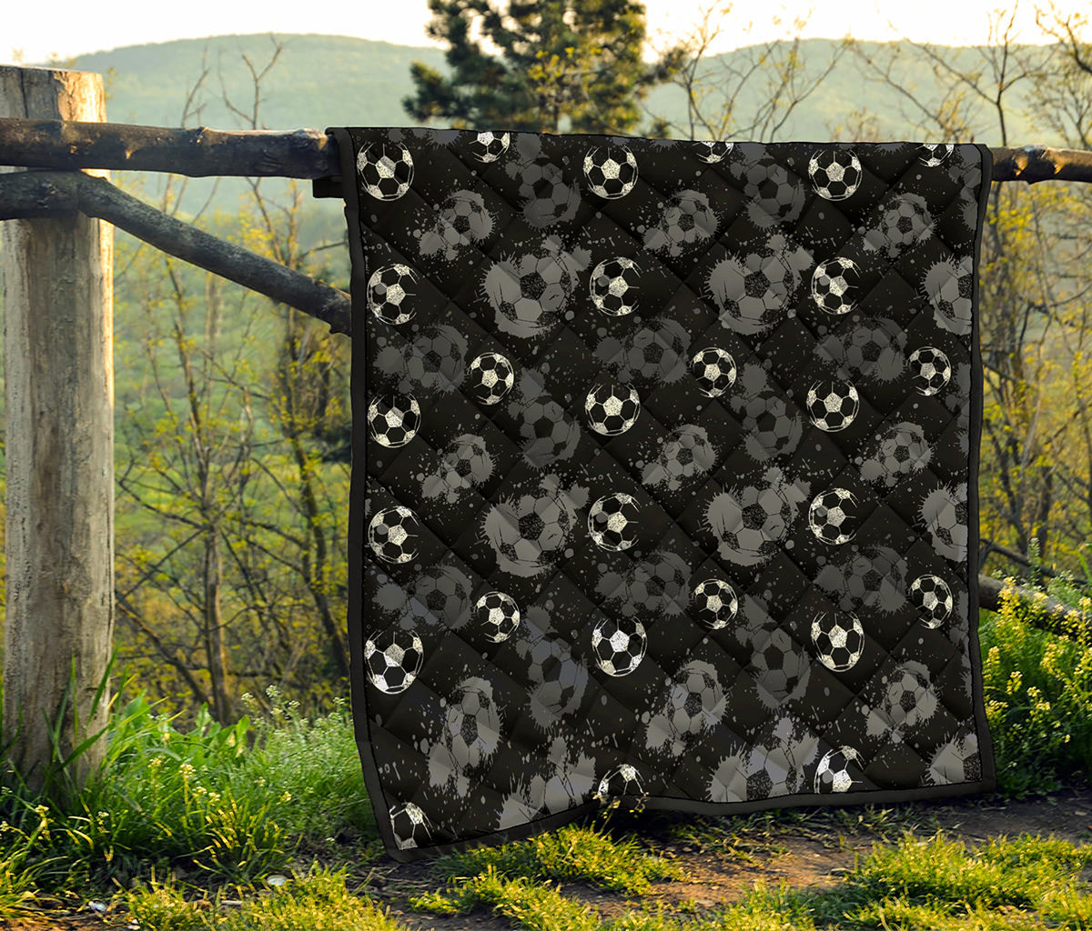 Grunge Soccer Ball Pattern Print Quilt