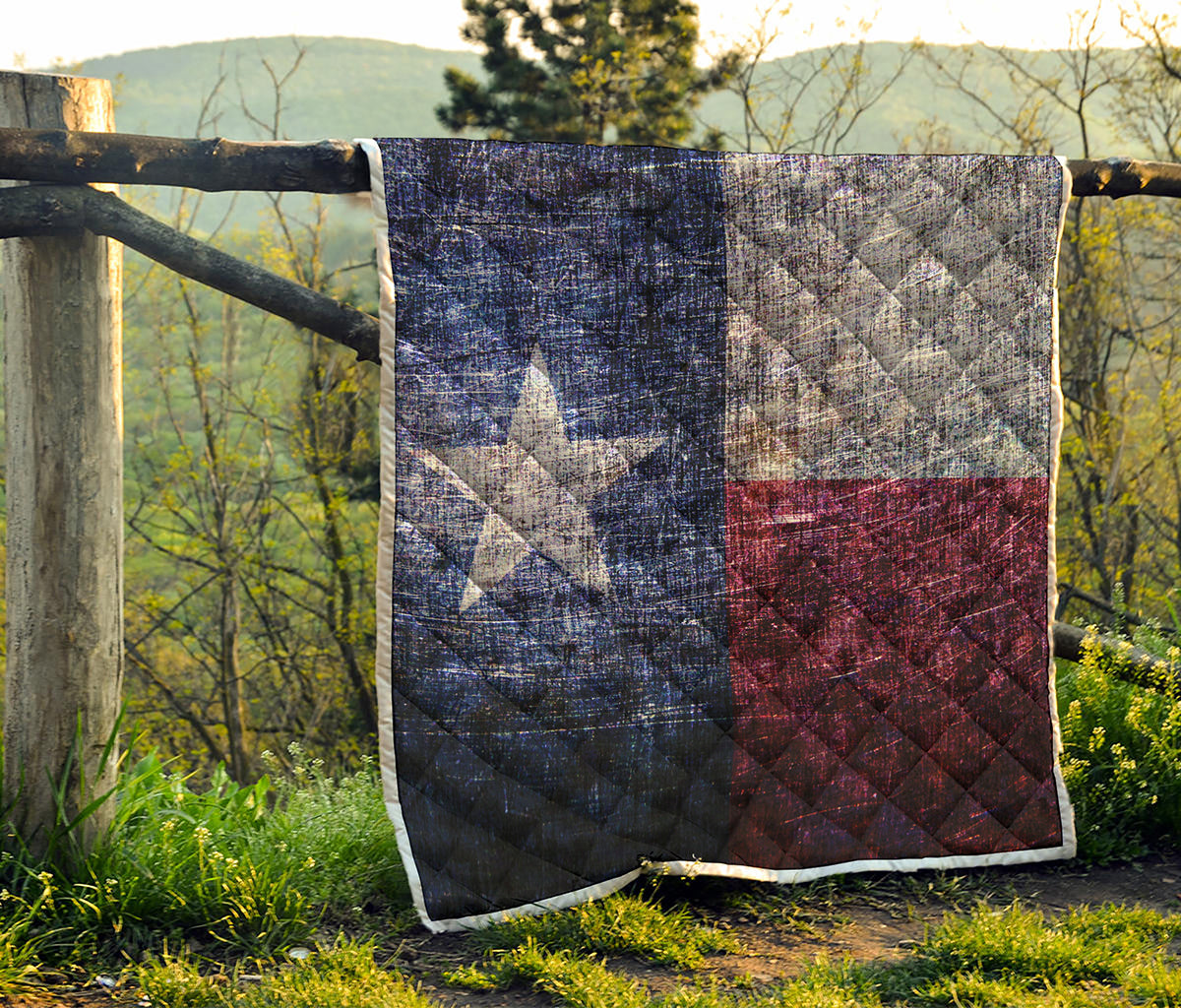 Grunge Texas Flag Print Quilt
