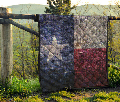 Grunge Texas Flag Print Quilt