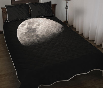 Half Moon Print Quilt Bed Set