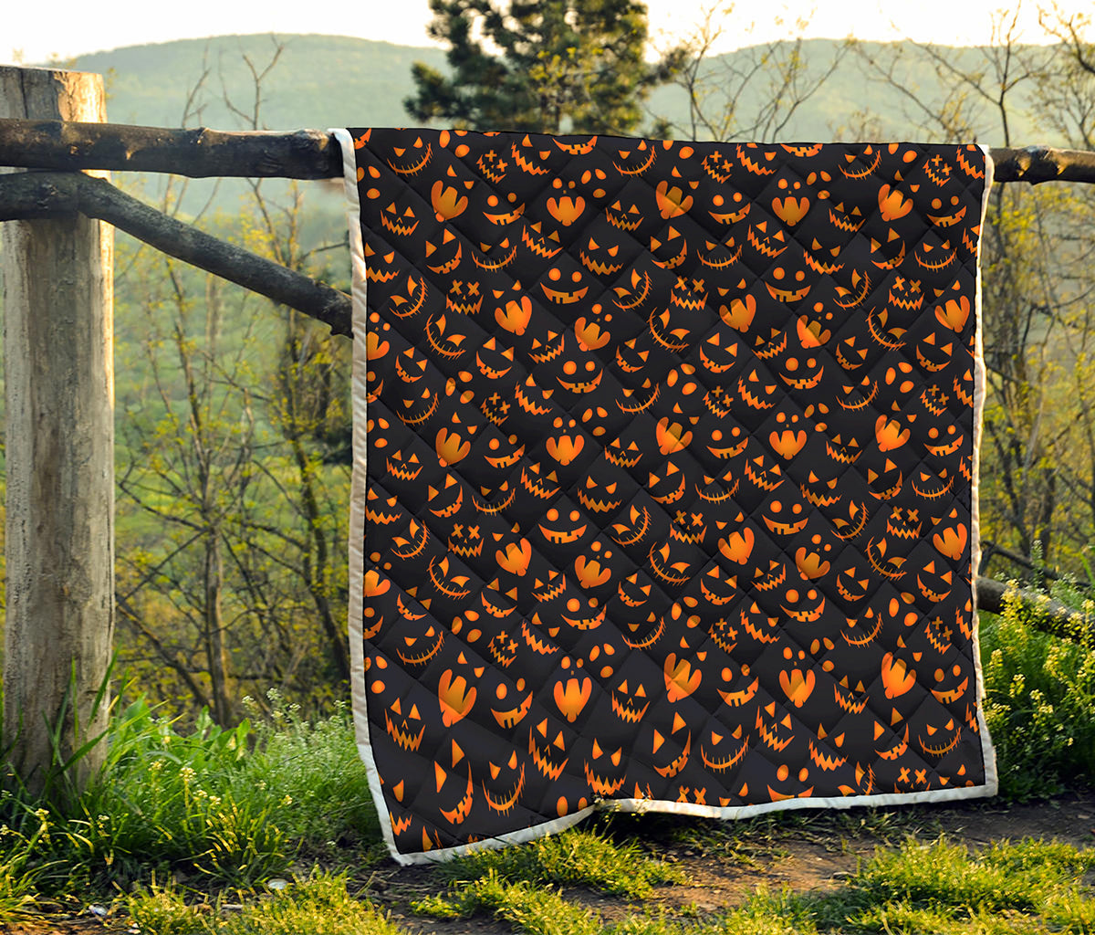Halloween Pumpkin Faces Pattern Print Quilt