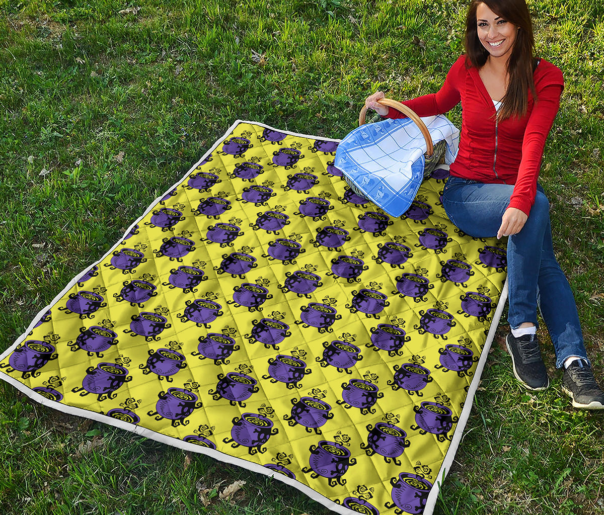 Halloween Witch Cauldron Pattern Print Quilt