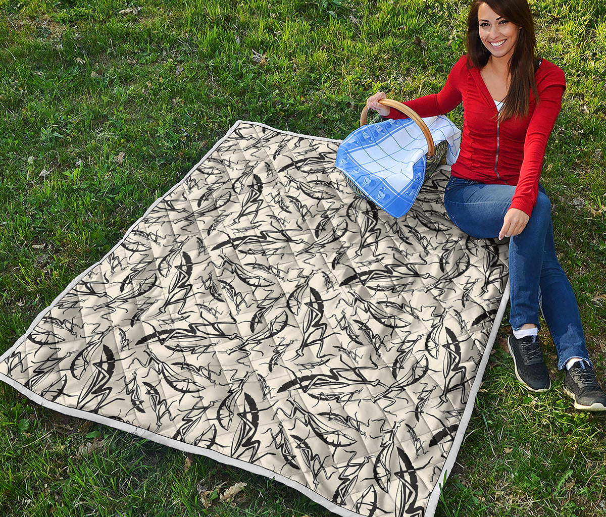Hand Drawn Mantis Pattern Print Quilt