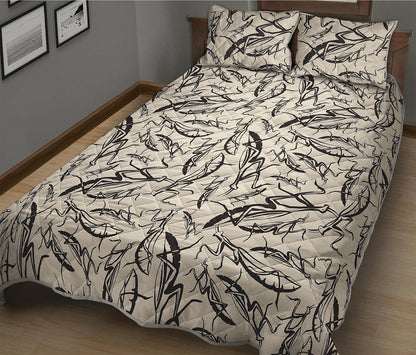 Hand Drawn Mantis Pattern Print Quilt Bed Set