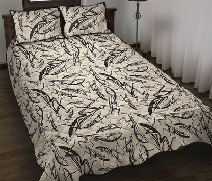 Hand Drawn Mantis Pattern Print Quilt Bed Set