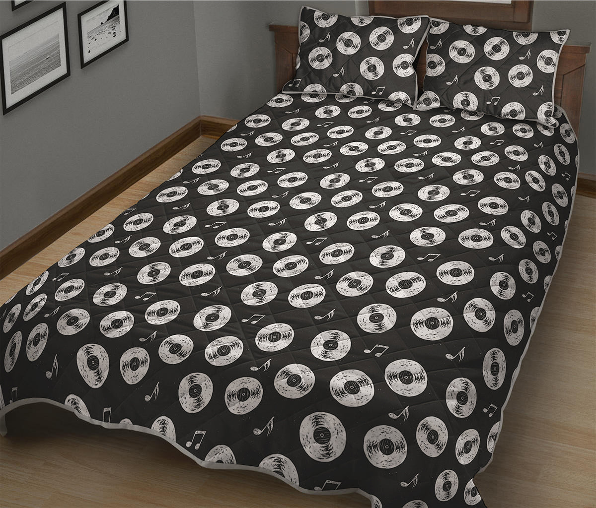 Hand Drawn Vinyl Record Pattern Print Quilt Bed Set