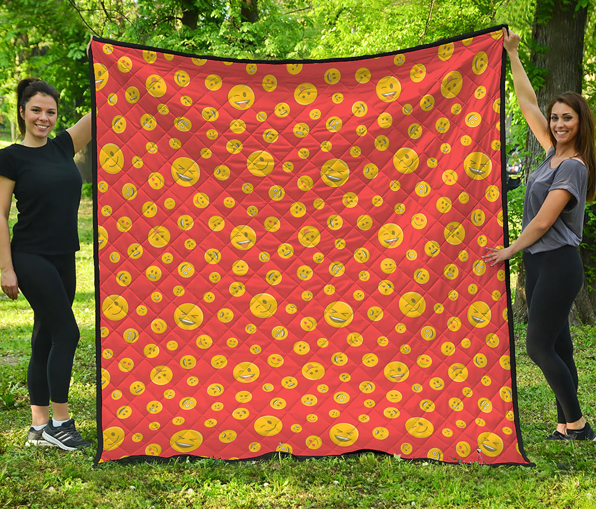 Happy Emoji Pattern Print Quilt