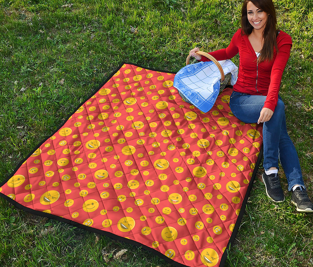 Happy Emoji Pattern Print Quilt