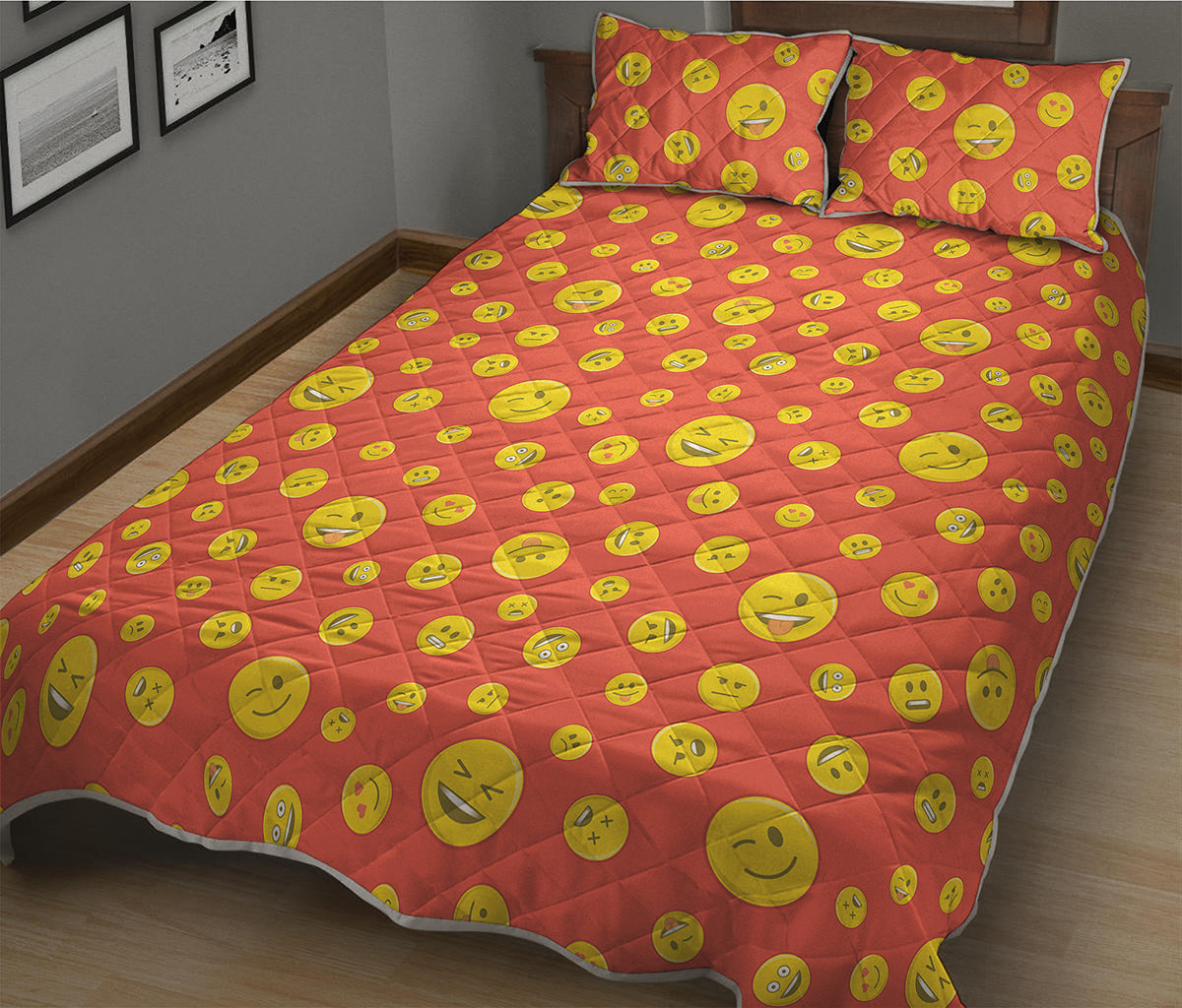 Happy Emoji Pattern Print Quilt Bed Set
