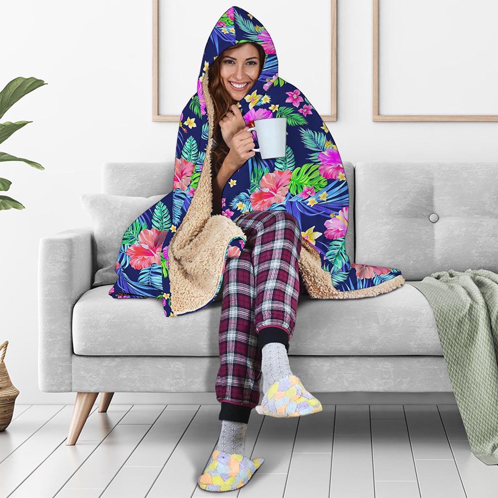 Hawaii Exotic Flowers Pattern Print Hooded Blanket