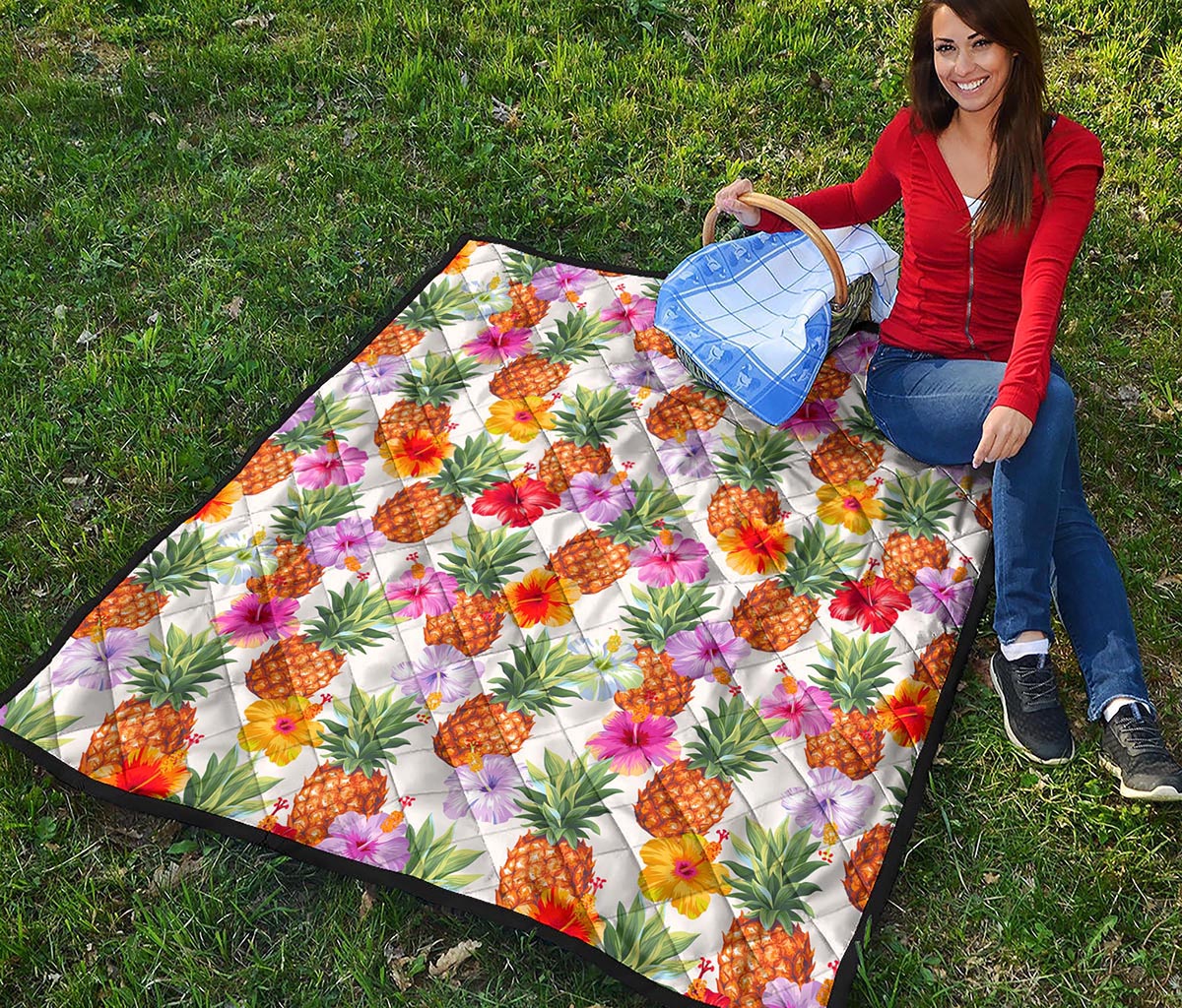 Hawaii Hibiscus Pineapple Pattern Print Quilt