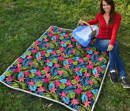 Hawaiian Floral Pattern Print Quilt